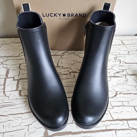 NEW Lucky Brand 9 Rubber Boots Black - Picture 2 of 6